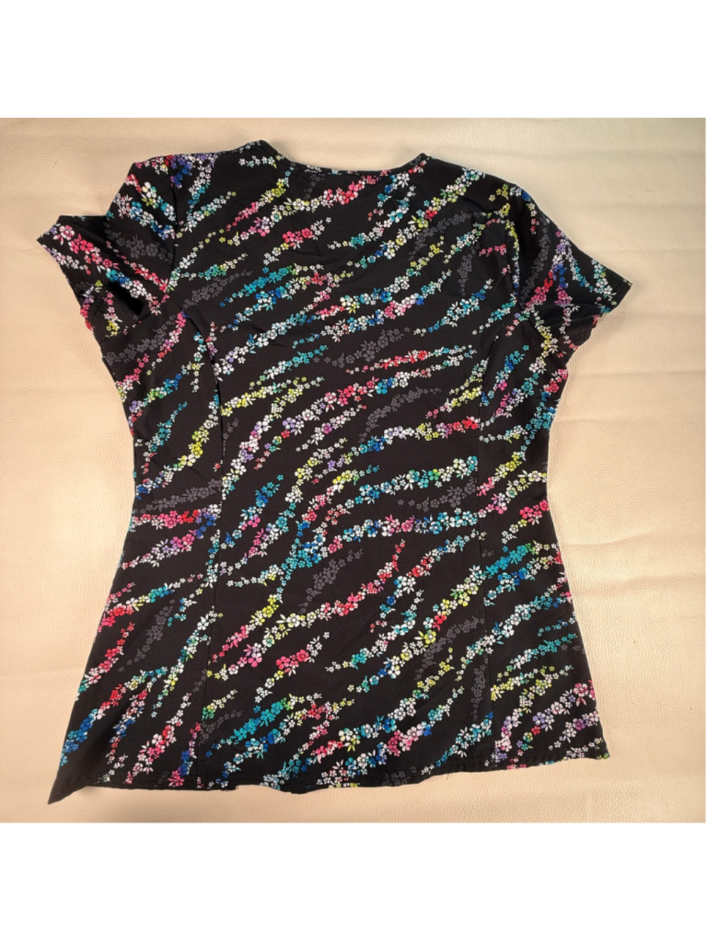 Dickies Scrub Top Womens Medium Black Floral V Neck Medical Nurse Pockets
